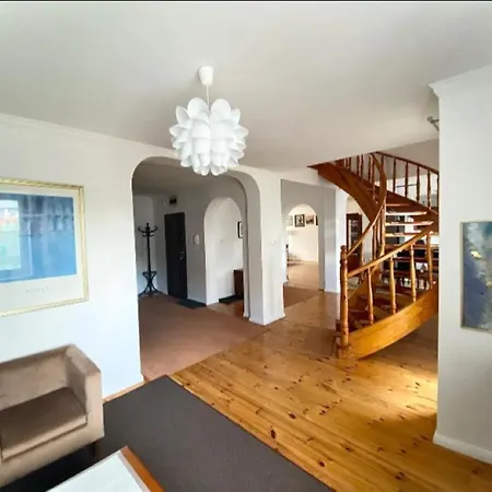 アパート Penthouse In The Old Citycenter